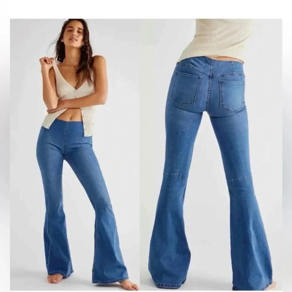 Free People Penny Pull-On Dark Wash Blue Mid Rise Flare Jeans Women’s Size 26